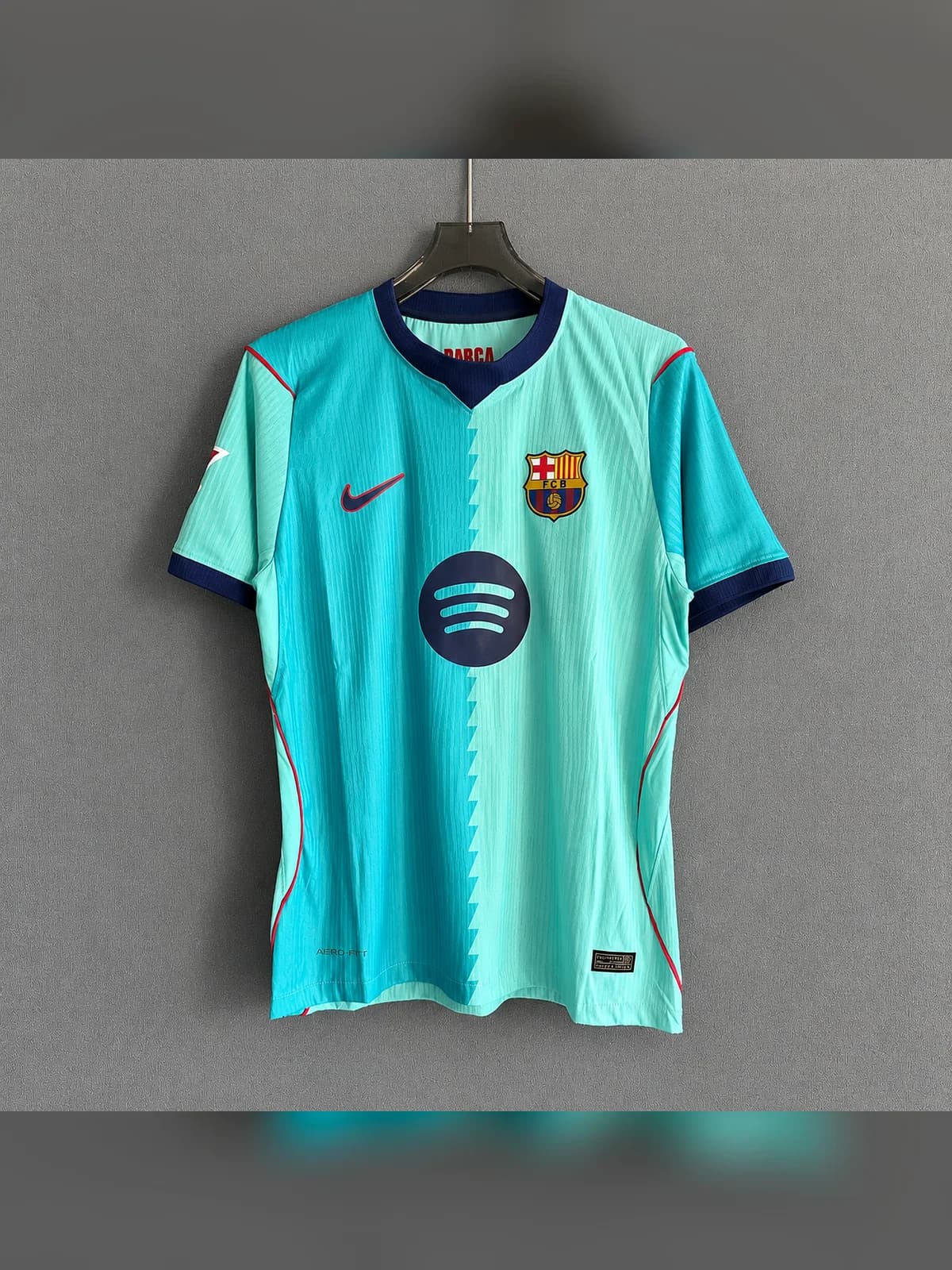 قميص برشلونة الثالث — 1 / 4